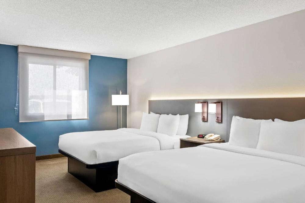 Standard Room, 2 Queen Beds, Non Smoking interior
